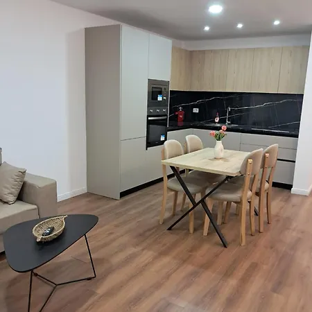 Penthouse Avec Rooftop 2 Vue Colline Derriere Grande A 100 M De La *