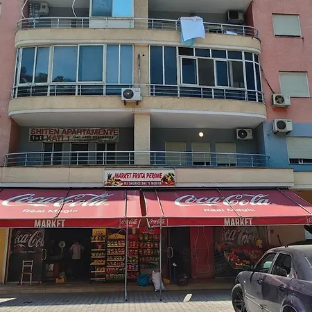 Penthouse Avec Rooftop 2 Vue Colline Derriere Grande A 100 M De La Apartmán Durrës