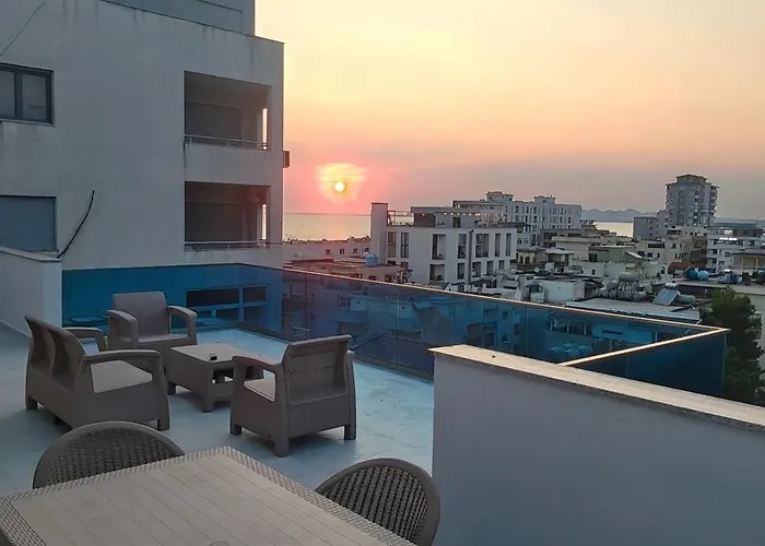 Penthouse Avec Rooftop 2 Vue Colline Derriere Grande A 100 M De La Апартаменты