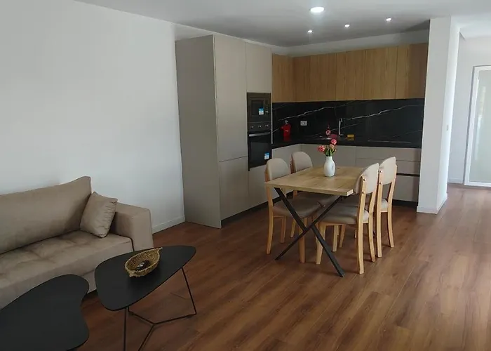 Penthouse Avec Rooftop 2 Vue Colline Derriere Grande A 100 M De La Дуррес