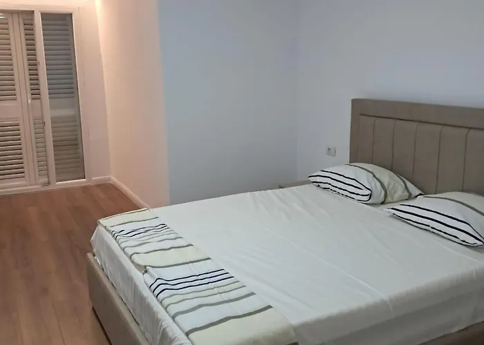 Penthouse Avec Rooftop 2 Vue Colline Derriere Grande A 100 M De La
