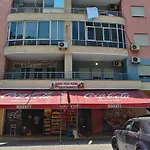 Penthouse Avec Rooftop 2 Vue Colline Derrière Grande à 100 M De La Appartement Durrës